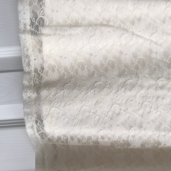 H&M Pull-On Comfy Cute Ivory Lace Skirt w/ Elastic Waist and Lining - Excellent - Picture 3 of 5